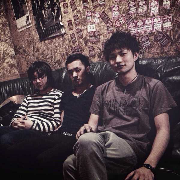 Hi joe! presents「明日に向かって」vol.1 Wlid Pitch「くだらない」 CATS EYE「My owner is CATS」 snow chord 「たとえば完璧じゃない、歪な世界で。」 SUNs「砂時計」  Release tour!